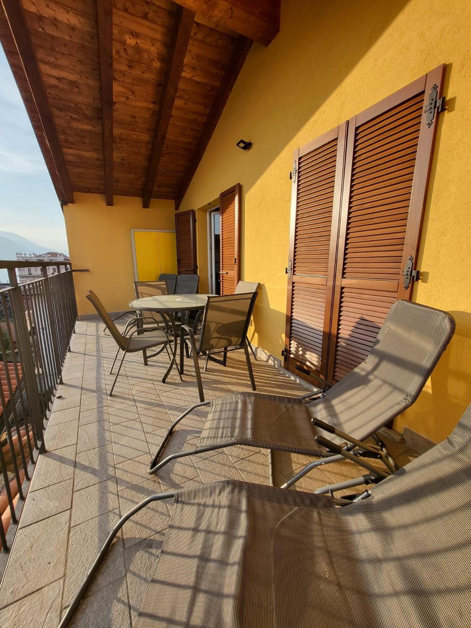 Penthouse Federico With Lake View - Residenza Silvana Вербания Экстерьер фото