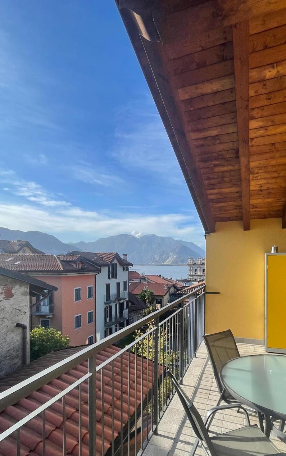 Penthouse Federico With Lake View - Residenza Silvana Вербания Экстерьер фото